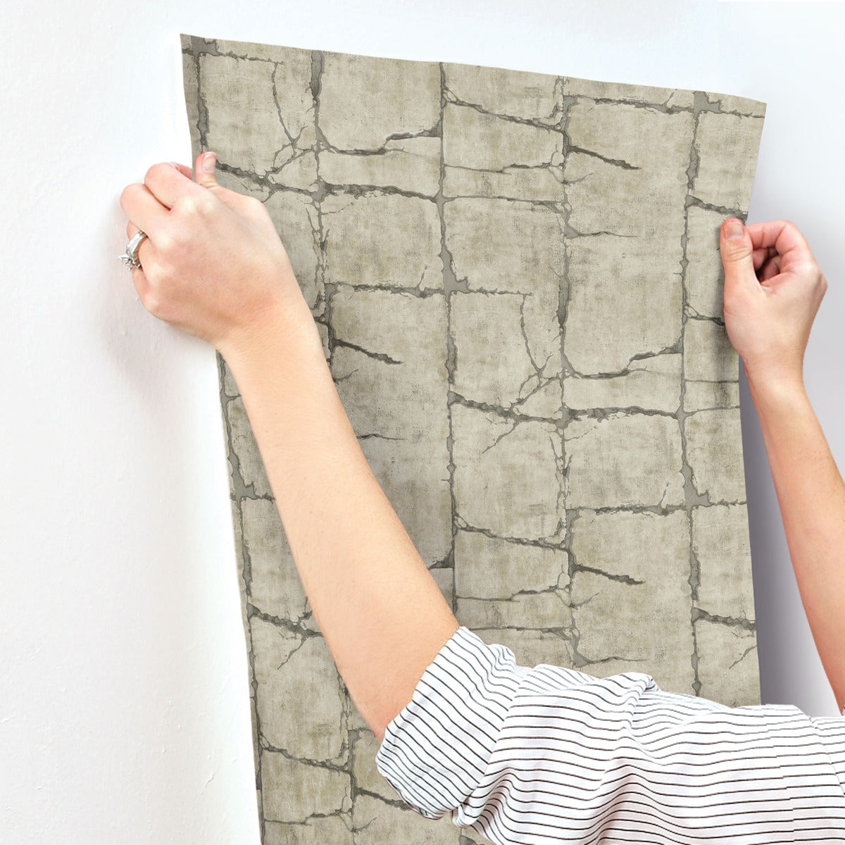 Mojave Taupe Wallpaper (60 SqFt)