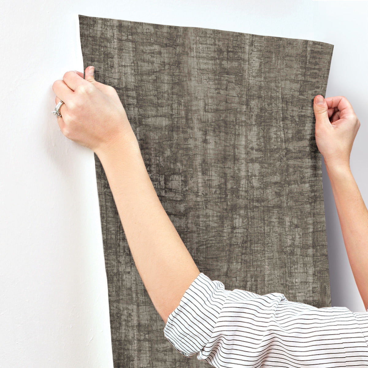 Monteverde Black Wallpaper (56 SqFt)